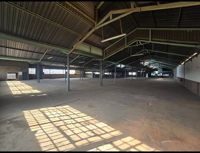 2,743M² WAREHOUSE TO LET IN ANDERBOLT